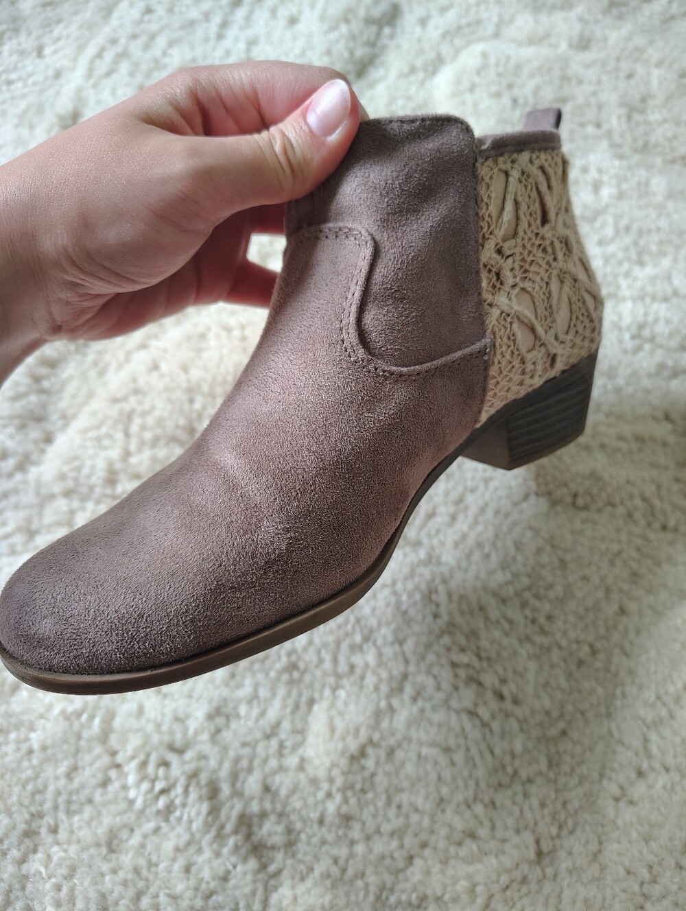 Arizona Women's Size 8 Suede Side Zipper Ankle Boots
